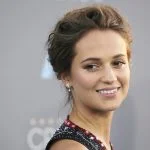 alicia vikander mary katrantzou at 2016 critics choice awards 3
