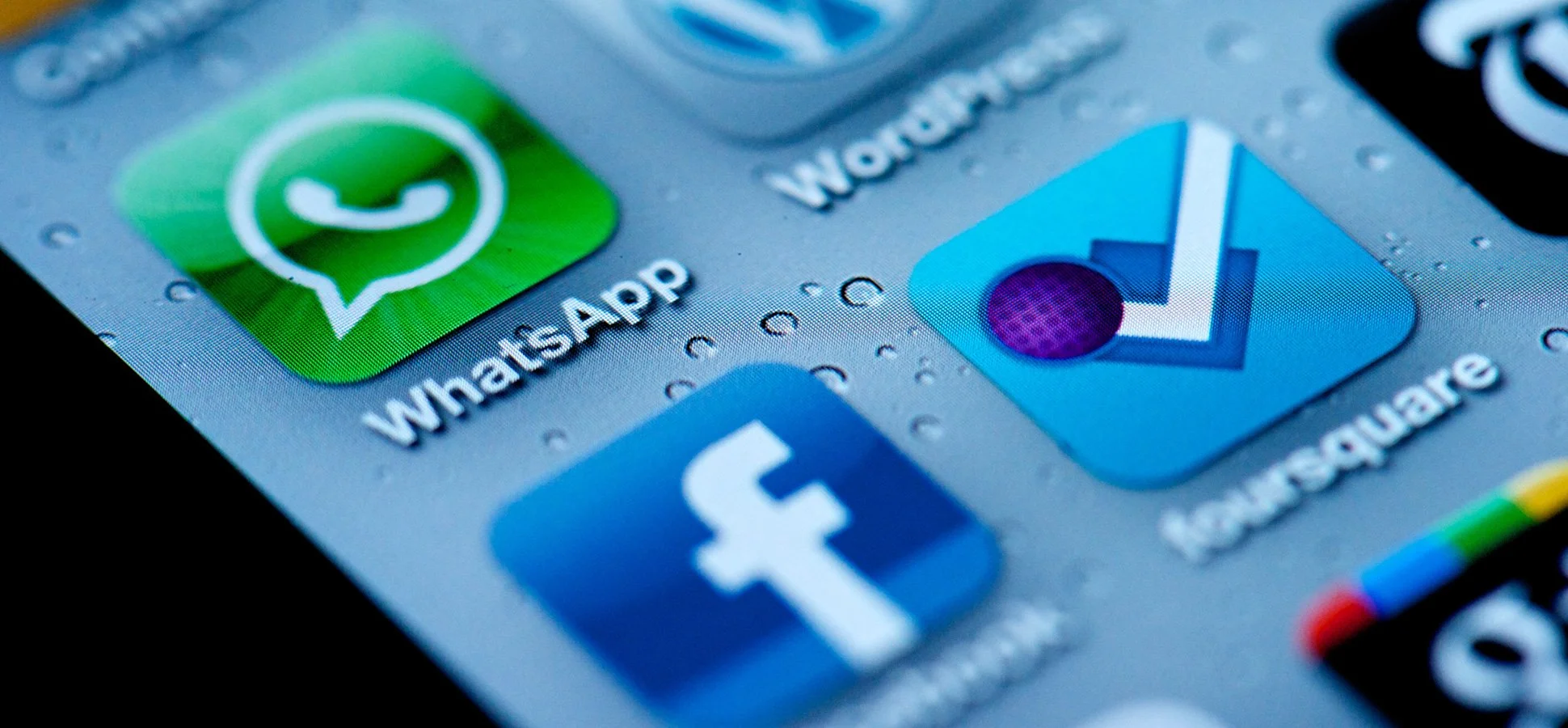72 órás bant kaptak a WhatsApp felhasználók
