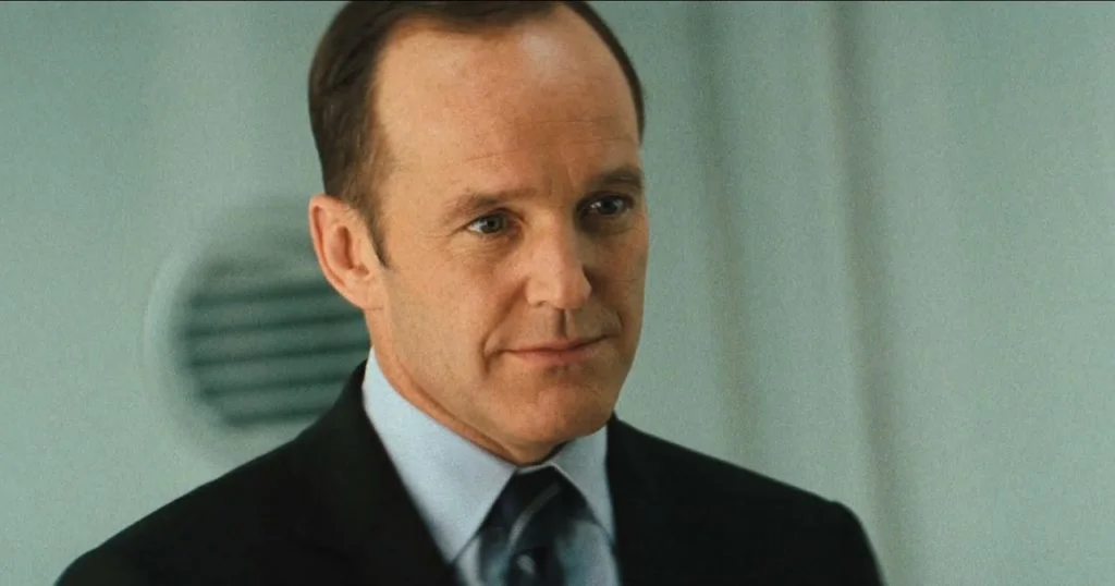 A Marvel Studios már a bemutató előtt berendelte a Loki Disney+ sorozat második évadát 6 Phil Coulson mini