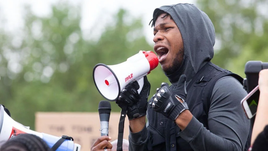 John Boyega szerint a Disney hibáztatható, amiért a diverz karaktereket félreállították 6 John Boyega