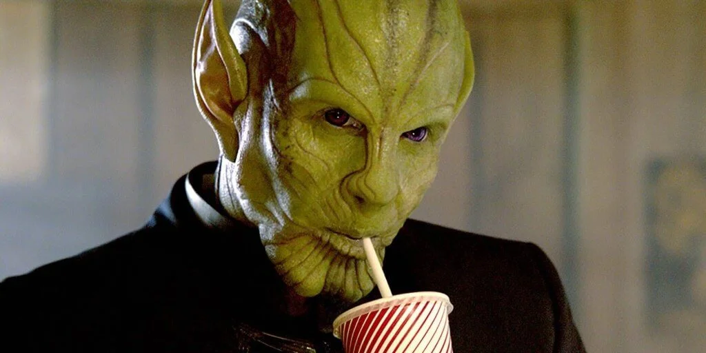 A Marvel Kapitány forgatókönyv korai vázlataiban meghalt volna az egyik szereplő 6 captain marvel talos drinking soda