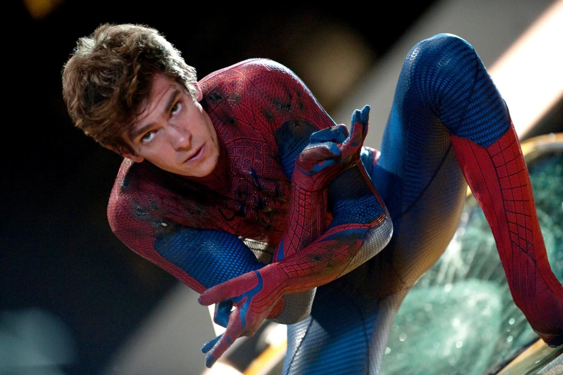 Andrew Garfield őrültségnek nevezte a Pókember: Nincs hazaút pletykáit, hogy Peter Parkerként visszatér