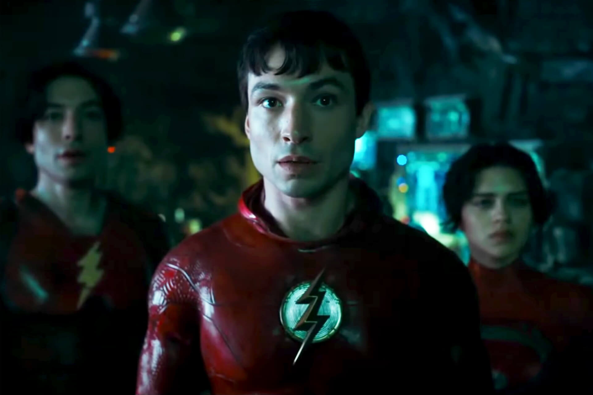 A Warner Bros. még mindig nem döntött, mihez kezdjen Ezra Miller vádjai után a Flash bemutatójával
