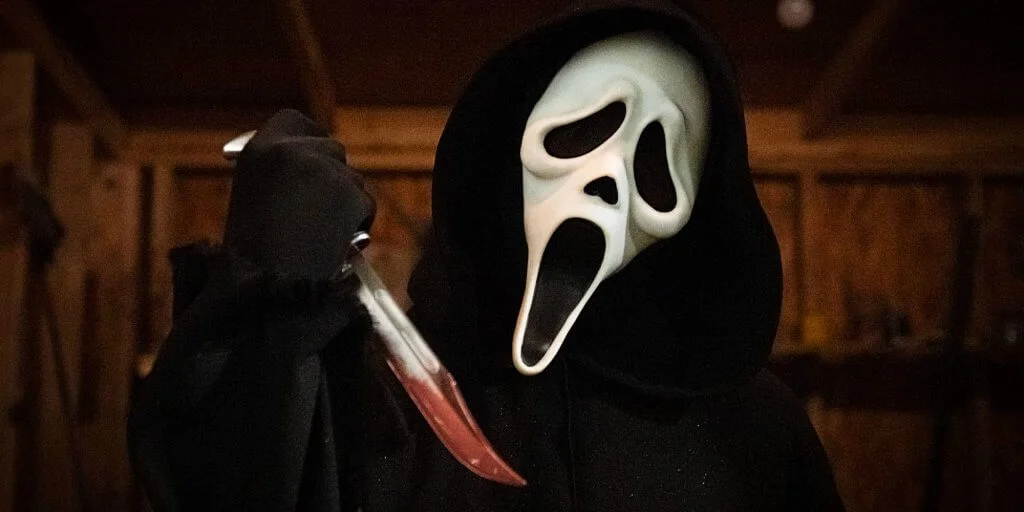 Melissa Barrera a Sikoly 6.-ról mesélt, hogy milyen érzés, amikor a Ghostface üldöz egy nagyvárosban 6 Sikoly