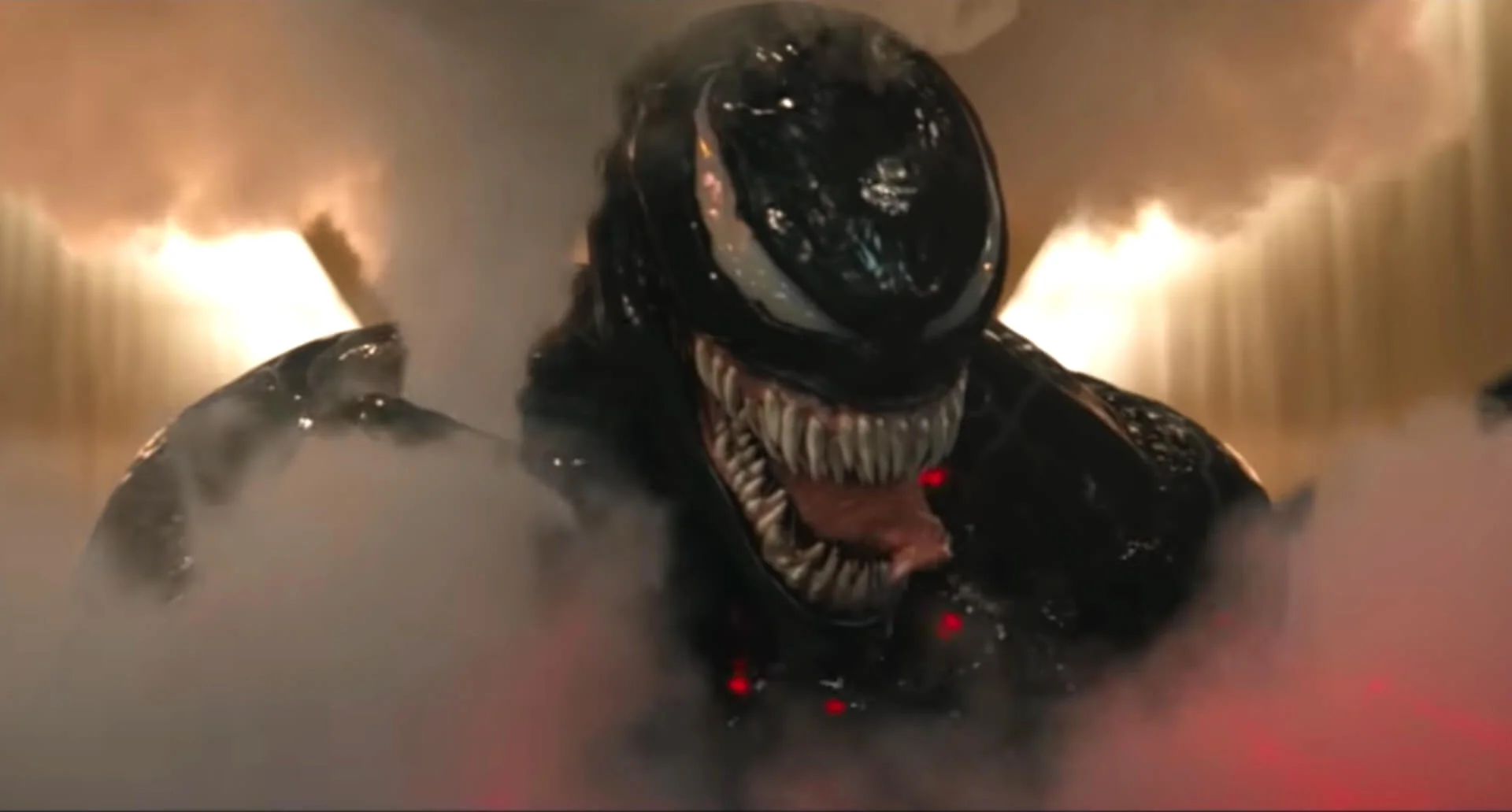 Tom Hardy egy fotóval jelentette be, hogy elkészült a Venom 3. forgatókönyve