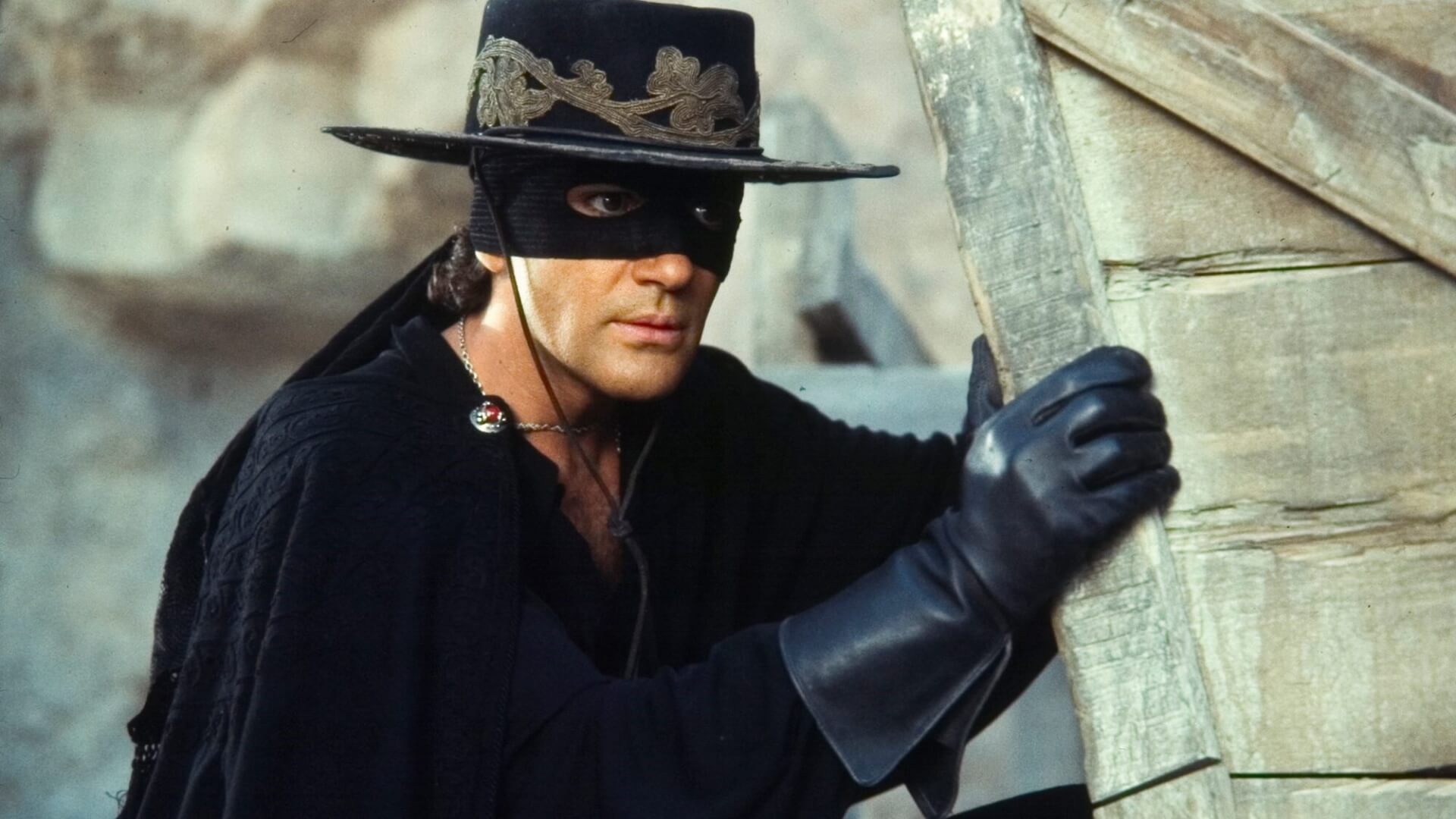 Antonio Banderes egyszer még visszatérne Zorroként, csakhogy átadja valakinek a stafétabotot