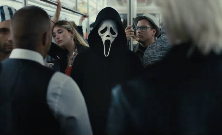 A Sikoly 6. előzetesében Ghostface visszatért, és rettegésben tartja New York Cityt