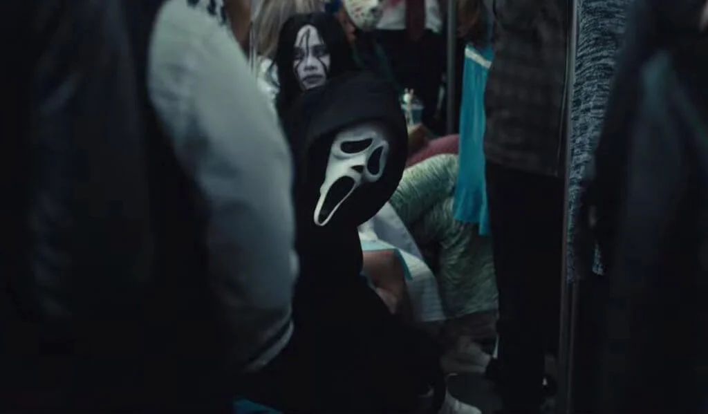 A Sikoly 6. előzetesében Ghostface visszatért, és rettegésben tartja New York Cityt 6 Sikoly 6.