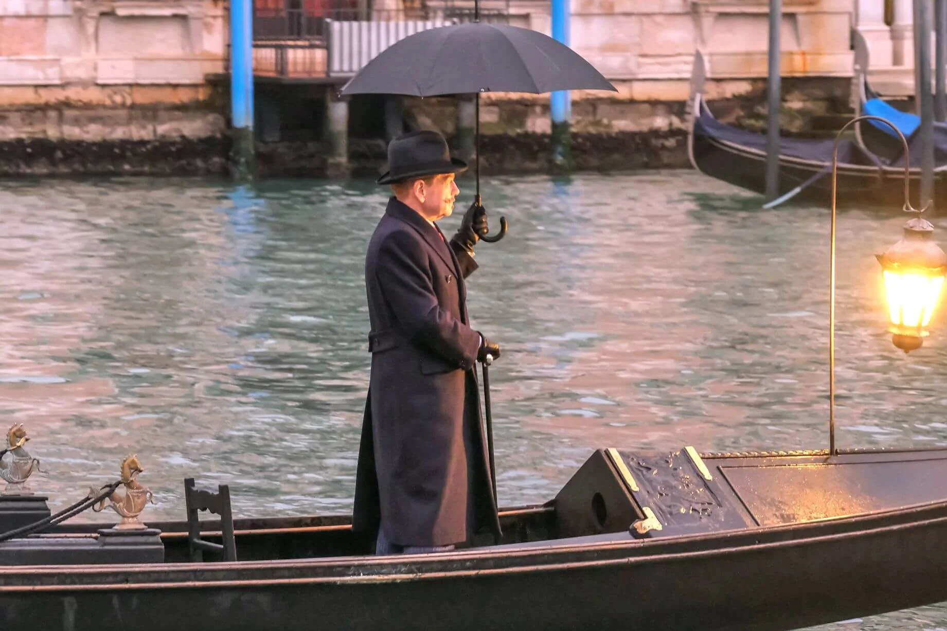 Az A Haunting in Venice előzetesében Hercule Poirot visszatér, hogy megoldjon egy természetfeletti Agatha Christie-rejtélyt