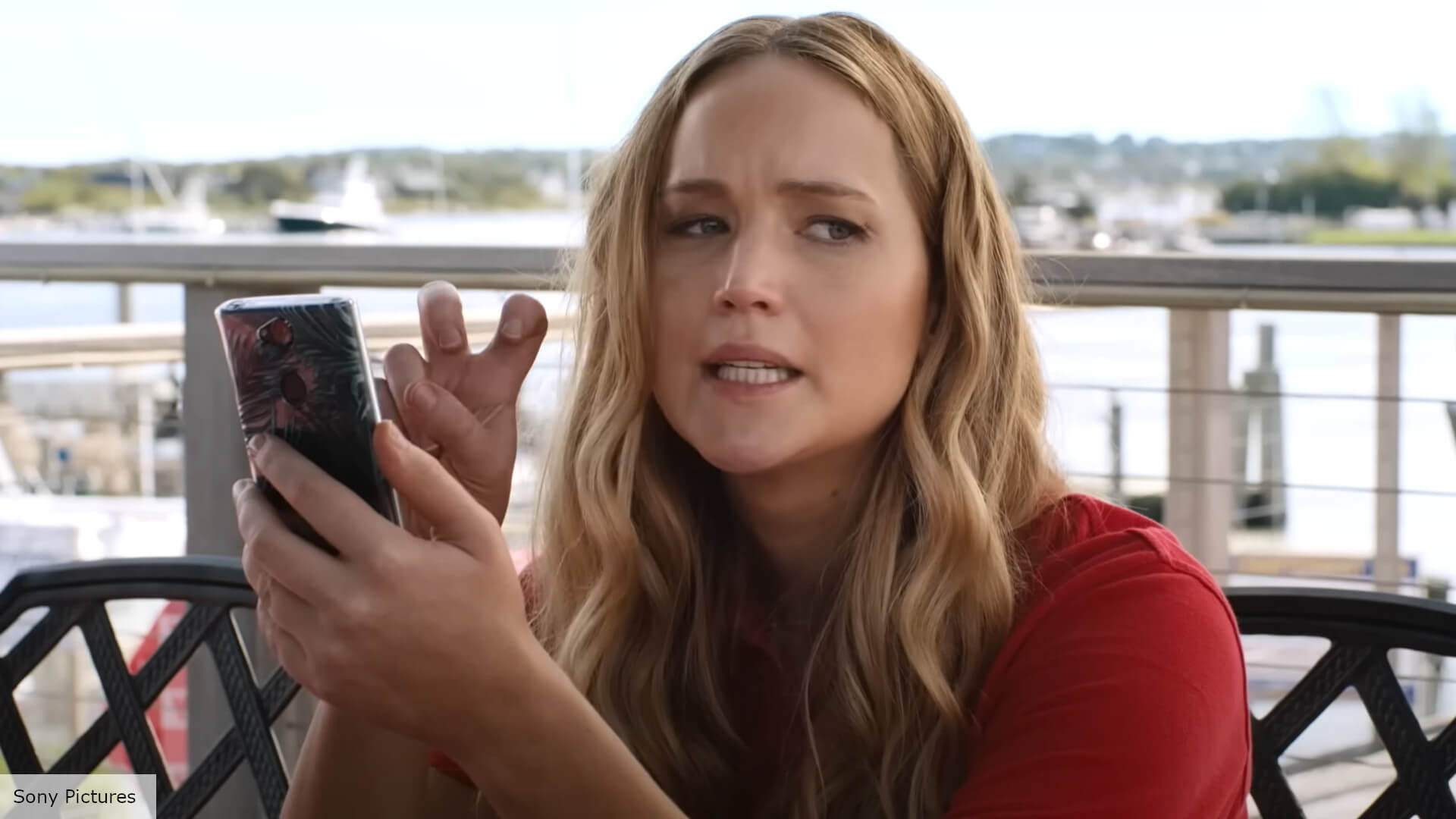 A Barátnőt felveszünk új előzetesében Jennifer Lawrence csak annyit kérdez: már senki sem szexel?