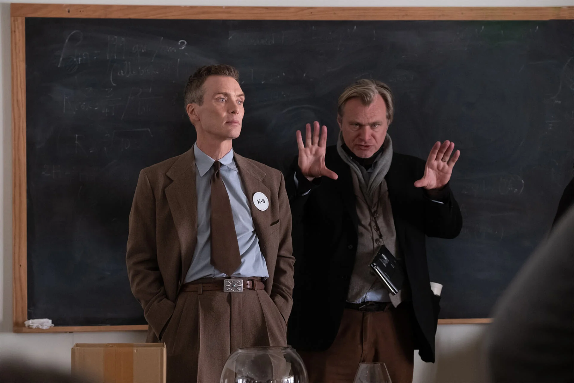 Christopher Nolan okkal hívott igazi tudósokat statisztáknak az Oppenheimer forgatására