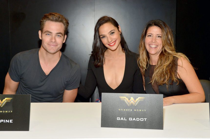 Chris Pine Gal Gadot Patty Jenkins mini