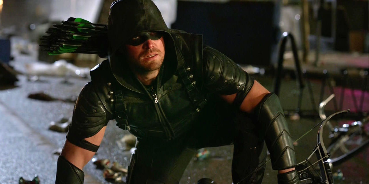 Stephen Amell as Oliver Queen in Arrow Season 5 mini