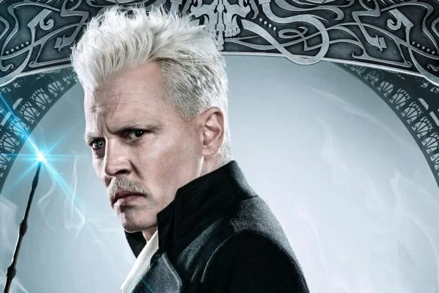 johnny depp as gellert grindelwald in fantastic beasts the crimes of grindlewald 2018 0u scaled 1