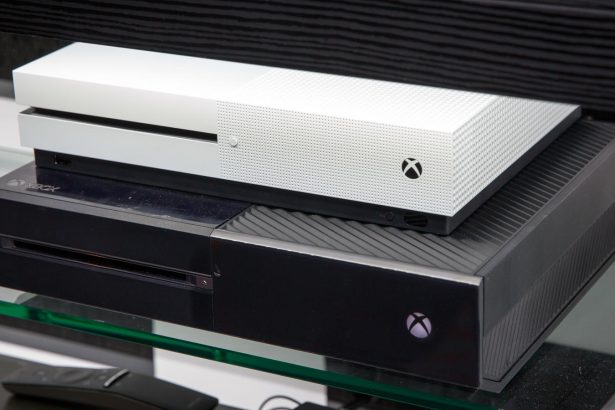 microsoft xbox one s comparison to old xbox 7334 006