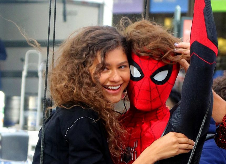 pokember idegenben mini