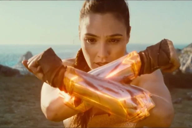 wonder woman mini 1