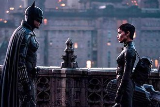 A Batman végső előzetese Bruce Waynere, Macskanőre és Rébuszra van kihegyezve 22 Batman