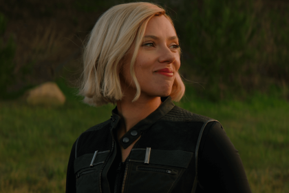 A Batman 2. kiszivárgott forgatási videóin egy szőke nőt szúrtak ki: Scarlett Johansson titokzatos karakterét láthatjuk 30 Fekete Özvegy