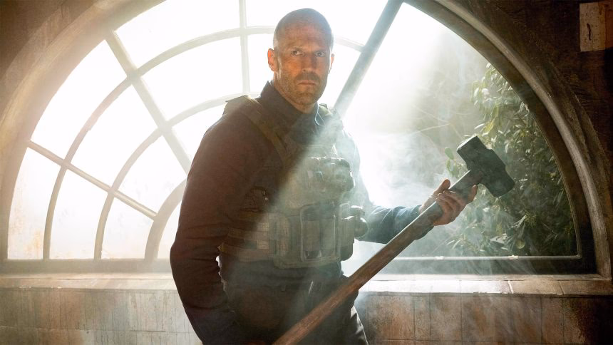 Jason Momoa vezeti a Helldivers-adaptációt, a minyonok szörnyekre vadásznak, Brad Pitt visszatért Cliff Booth csizmájában – #7 heti filmes hírösszefoglalónk 20 ws a working man jason statham 250307 025103