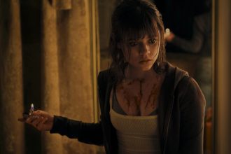 Premierdátumot kapott Taika Waititi új filmje Jenna Ortega főszereplésével, a Klara and the Sun 19 Hurry Up Tomorrow