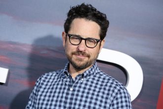 Mindenki a The Great Beyond titkait kutatja J.J. Abrams új filmjében 19 J.J. Abrams