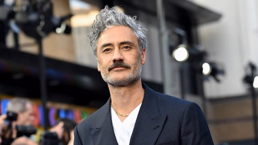 Jegelték Taika Waititi Star Wars-filmjét, Idris Elba az óceán mélyén küzd az életéért, célegyenesben az új James Bond – #43 heti filmes hírösszefoglalónk
