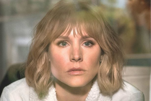 ws thewoman 220301 095357