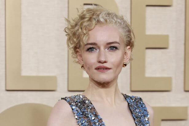 Julia Garner