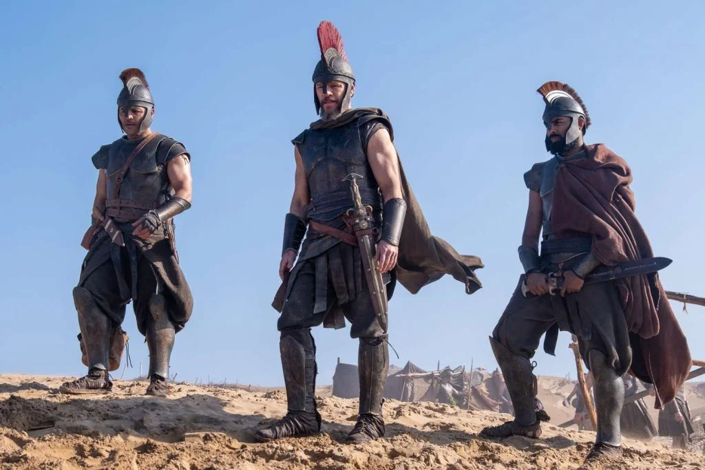 Látványos fotók érkeztek Christopher Nolan Odüsszeiájából – de van egy rossz hírünk Tom Holland és Anne Hathaway rajongóinak 14 Odüsszeia