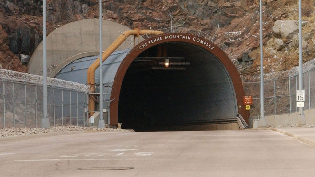 Nyilvános lehet a Csillagkapu program? Vajon az Amazon új sorozatában felfedik a kapu létezését az emberiség előtt? 12 Csillagkapu NORAD