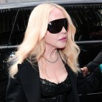 Madonna ellopta a show-t Milánóban: A Popkirálynő megjelent a Dolce & Gabbana bemutatóján 2 Madonna