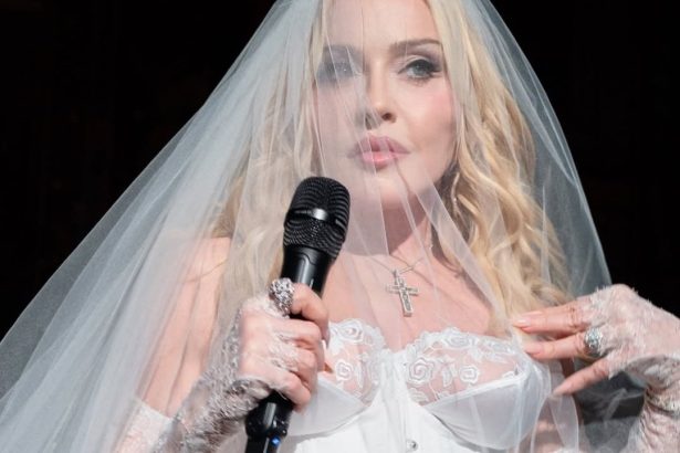 Szupermodellek és hollywoodi sztárok is szerepelhetnek Madonna új videóklipjében 51 Madonna La Bambola