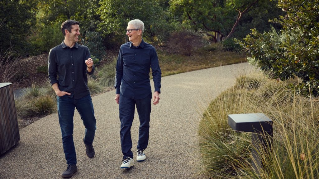 Tim Cook távozik hivatalából, az Apple megnevezte az új vezérigazgatót 14 John Ternus, Tim Cook