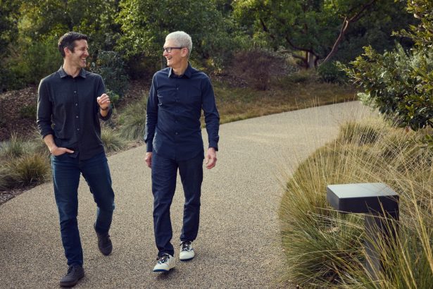 John Ternus, Tim Cook