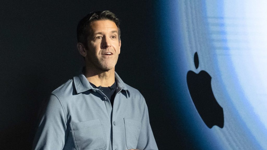 John Ternus vezetésével vághat bele az Apple az újabb világmegváltásba 14 John Ternus
