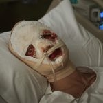 Kőkemény testhorror a DC-től – itt az Agyagpofa új előzetese magyarul 2 Clayface