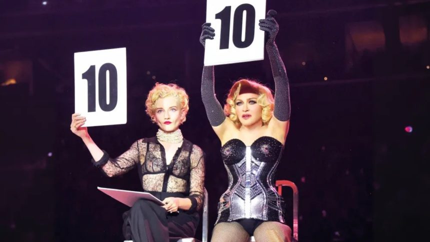 Feltámasztott életrajzi film? Madonna és Julia Garner ezért szerepelnek a The Studio második évadában 11 Madonna Julia Garner Celebration Tour