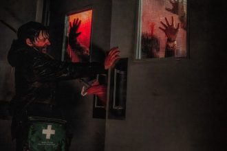 A kaptár rendezője elárulta, hogyan őrzi meg az új mozi a játékok szellemét és fegyverfejlődését 19 Resident Evil