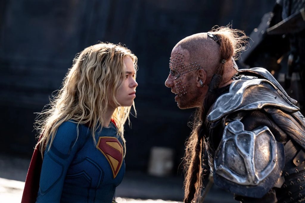 Kiderült a Supergirl játékideje, a rendező pedig nem árul el semmit a stáblistás jelenetről 14 Supergirl