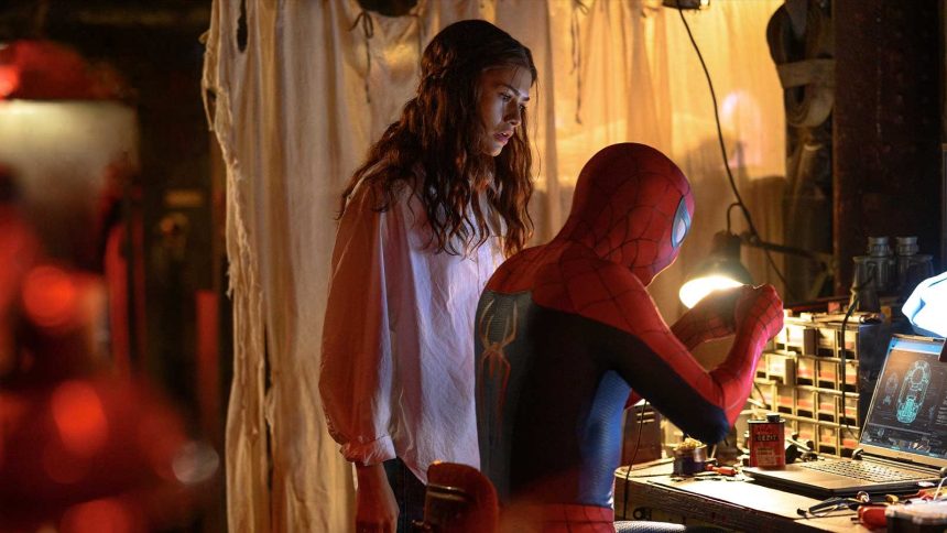 Újra jelmezben a hálószövő: Titokzatos Pókember-jeleneteket forgatnak Londonban 11 Spider-Man: Brand New Day
