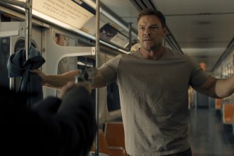 Megérkezett a Reacher 4. évadának első előzetese: Az eddigi leghatalmasabb és legerőszakosabb évadát ígéri a Prime Video 18 Reacher