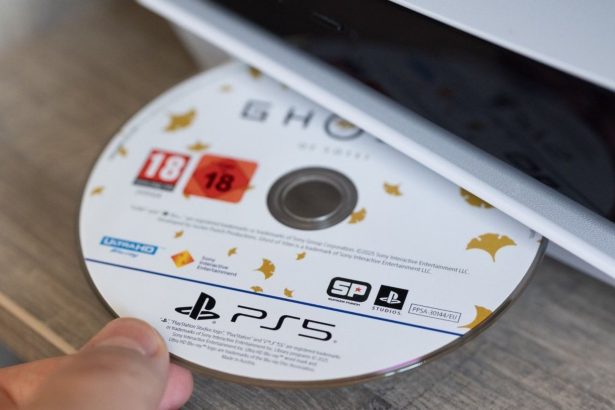 Hiába a nagy felháborodás a lemezes PlayStation megszűnése miatt, ha legtöbben már digitálisan vesznek játékot 24 PlayStation lemez