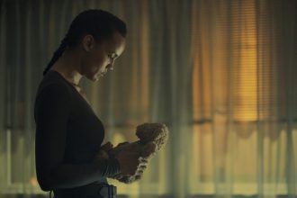 Előzetest kapott a Neagley: Saját spin-off sorozattal bővül a Reacher-univerzum 23 Neagley