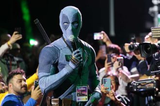 Ryan Reynolds Deadpool-jelmezben nyitott be a Marvel Comic-Con paneljére: feltűnik a Bosszúállók: Doctor Doom ébredésében? 21 Deadpool