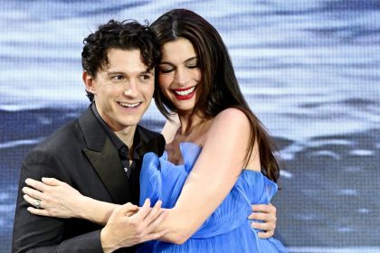 Anne Hathaway reméli, hogy a gyerekei majd olyanok lesznek, mint Tom Holland 32 Tom Holland, Anne Hathaway