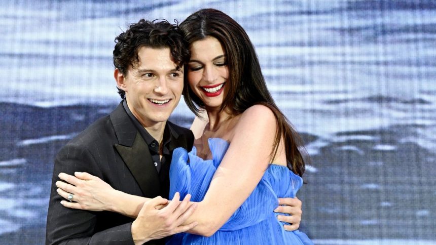 Anne Hathaway reméli, hogy a gyerekei majd olyanok lesznek, mint Tom Holland 11 Tom Holland, Anne Hathaway