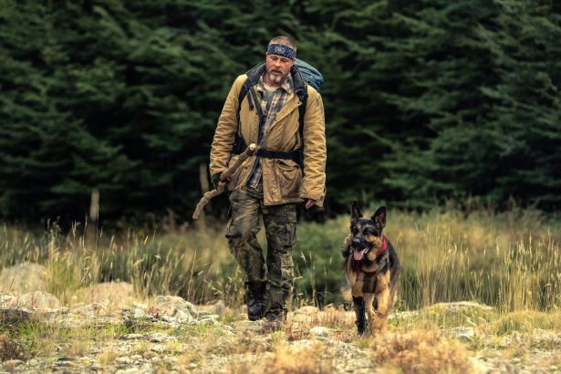 Megérkezett A vadon szíve második előzetese: Brad Pitt és harci kutyája a túlélésért küzd idén szeptemberben 57 Heart of the Beast