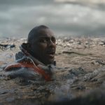 Idris Elba az óceán mélyén küzd az életéért – befutott a túlélőthriller előzetese 2 Above the Below